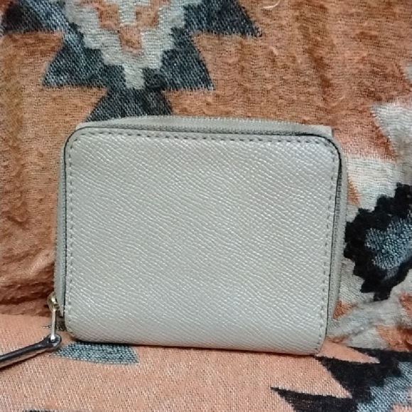 Coach Women's Beige Wallet - Picture 3 of 8